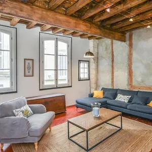 charming-2br-with-ac-a-stones-throw-from-les-halles.aixenprovencehotels.org/